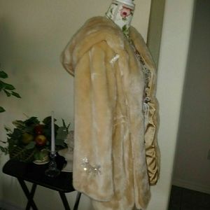 Beige Real Fur Coat with Gems

RABBIT